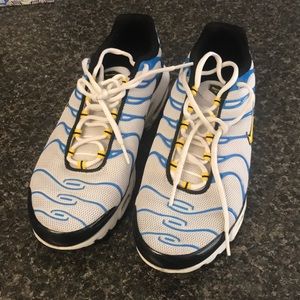 Nike shoes, used but in good condition